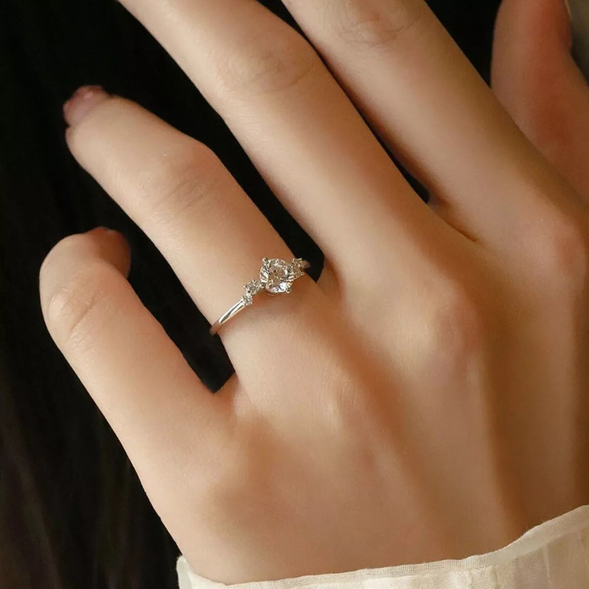 Close-up detail of the Women's Silver Minimalist 1 Carat Moissanite 925 Sterling Ring Style 4 for Everyday Styling & Gifting, styled with delicate sparkle for daily wear and gifting, made for women who want refined jewelry.