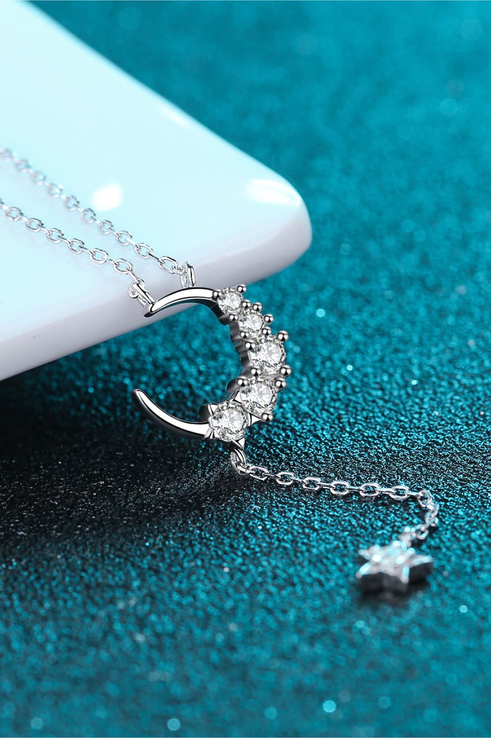 Shine detail of the Silver Women's Lace Minimalist Necklace for Everyday Styling & Gifting, styled with layered jewelry for everyday styling and gifting, made for women who want refined neckline detail.