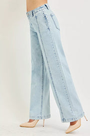 Neckline detail of the ACID LIGHT RISEN Slouchy Wide Leg Jeans, styled with polished boutique styling for day-to-night outfits, made for women who want easy layering.