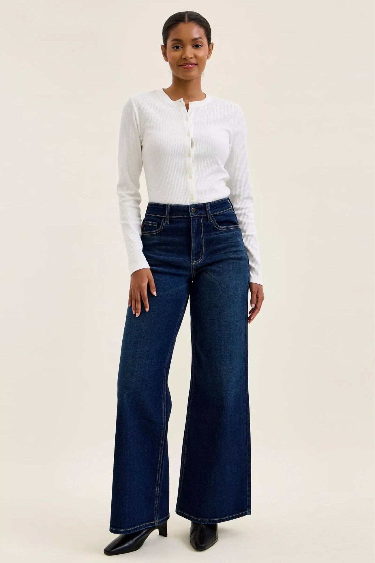 Fabric detail of the DK Judy Blue High-Waisted Wide-Leg Dark Wash Jeans, styled with polished boutique styling for day-to-night outfits, made for women who want easy layering.