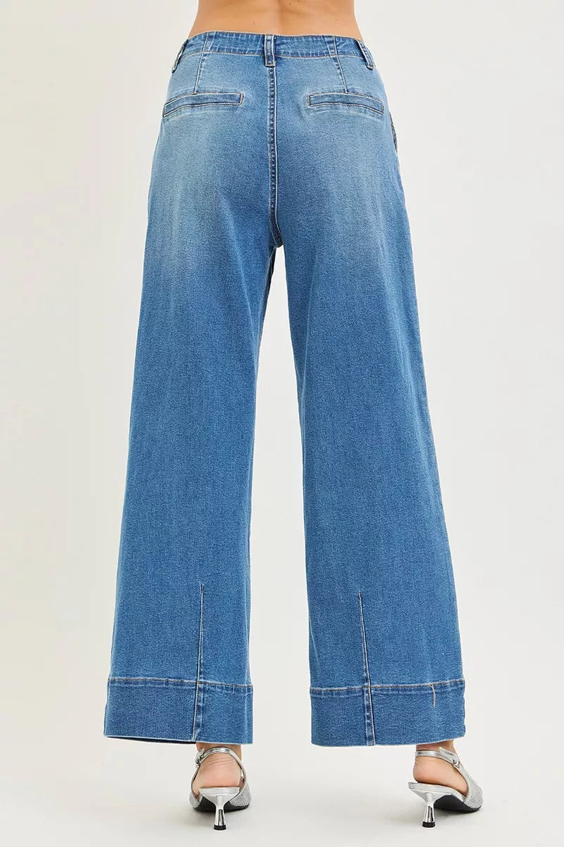 Styled outfit view of the MEDIUM RISEN Slouchy Wide Leg Jeans With Pleats, styled with polished boutique styling for day-to-night outfits, made for women who want easy layering.